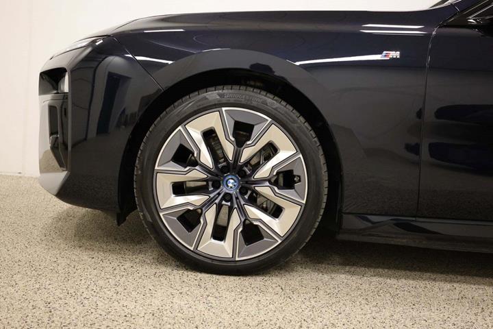 Sort BMW i7 fra 2023