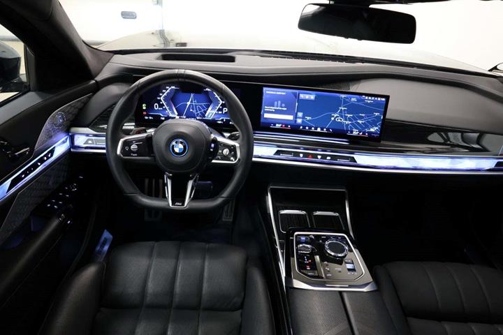 Sort BMW i7 fra 2023