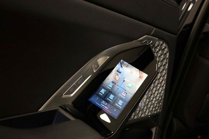 Sort BMW i7 fra 2023