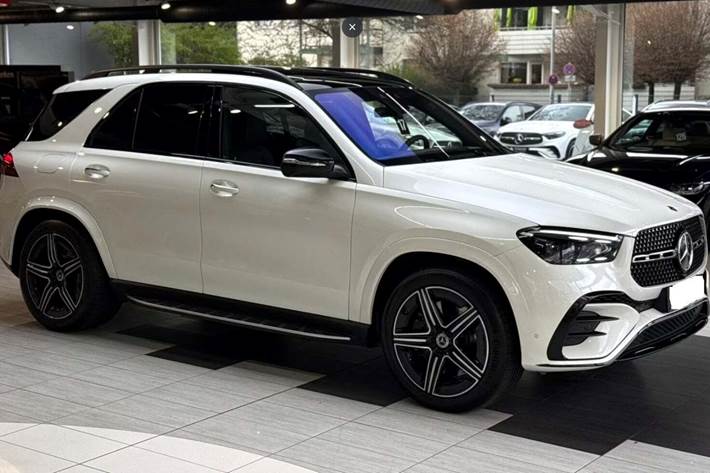 Hvid Mercedes GLE350 de fra 2024