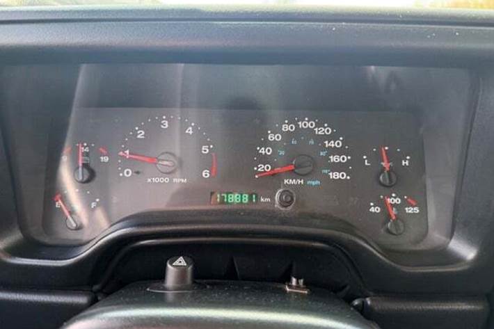 Blå Jeep Wrangler fra 1995