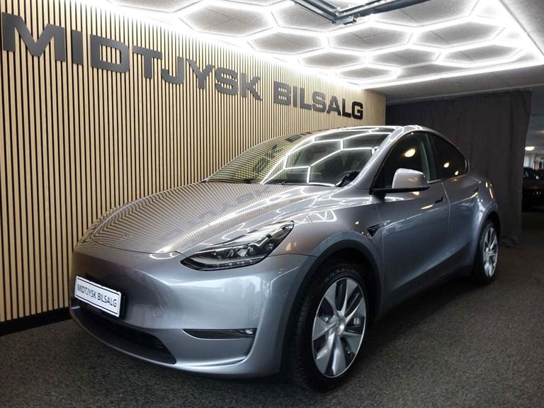 Tesla Model Y Long Range AWD