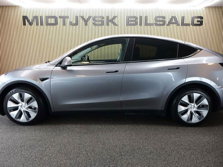 Tesla Model Y Long Range AWD