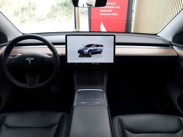 Tesla Model Y Long Range AWD
