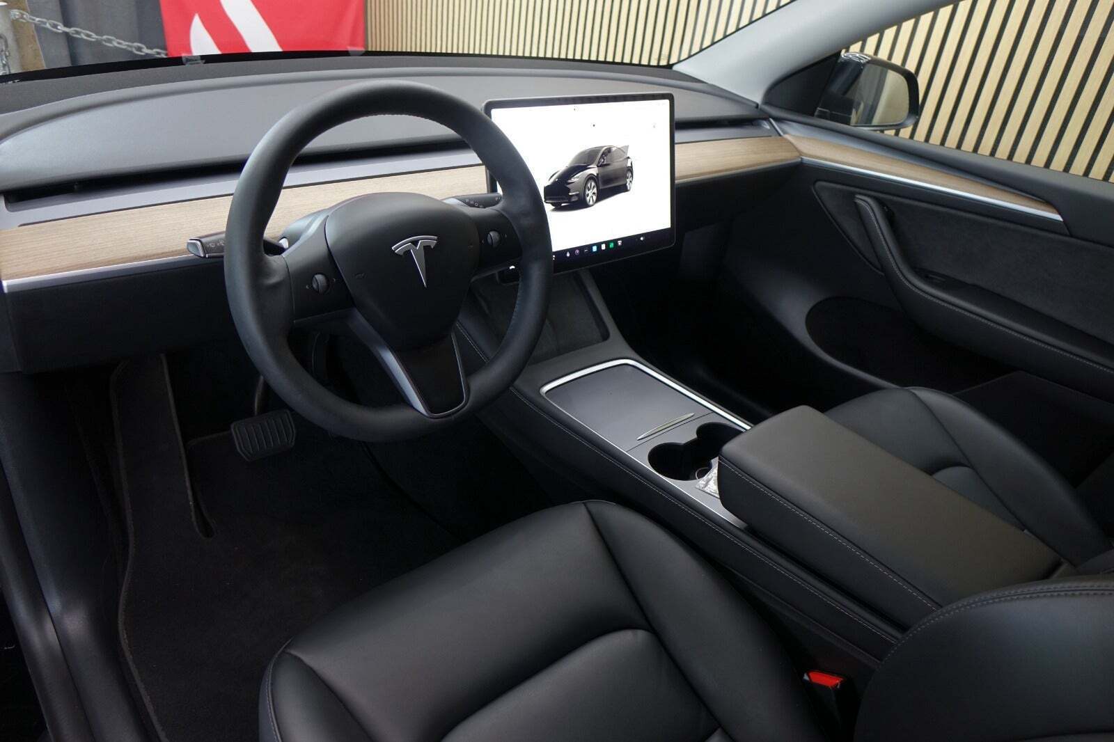 Tesla Model Y Long Range AWD