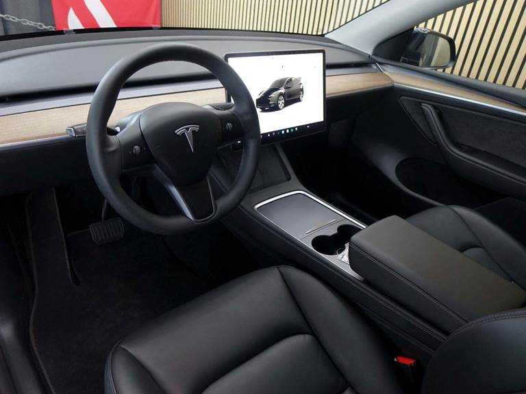 Tesla Model Y Long Range AWD