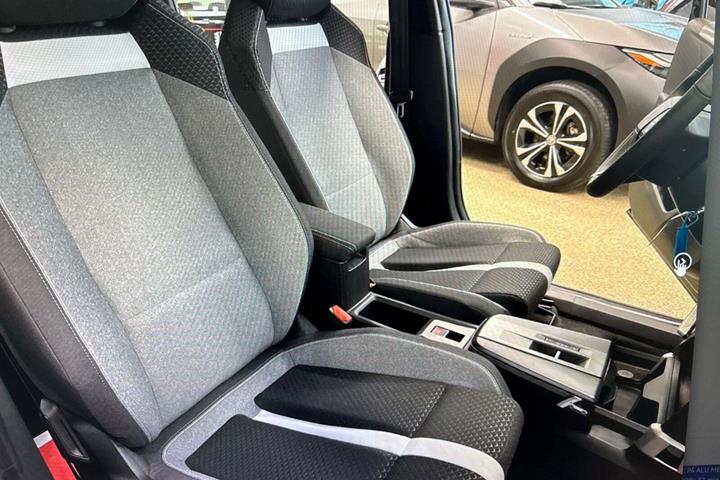 Sort Opel Frontera fra 2025