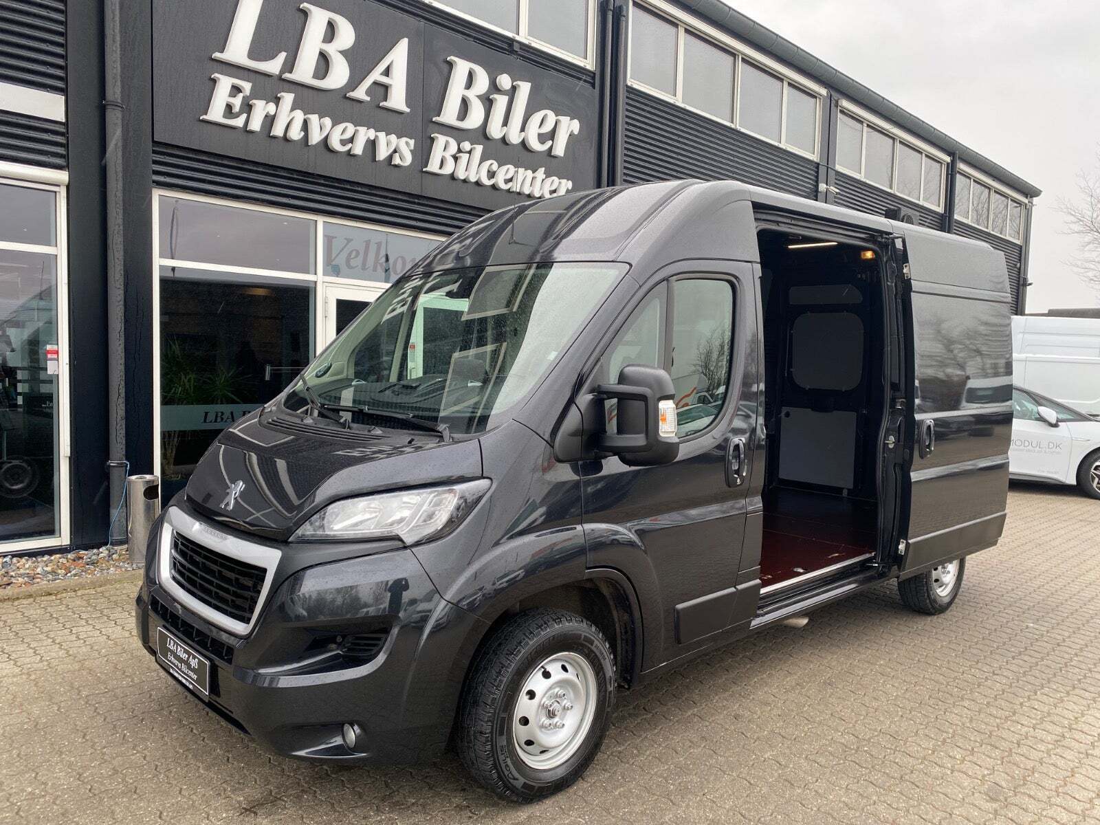 Peugeot Boxer 335 2,2 BlueHDi 165 L2H2 Ultimate
