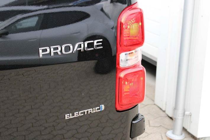 Sort Toyota ProAce fra 2025