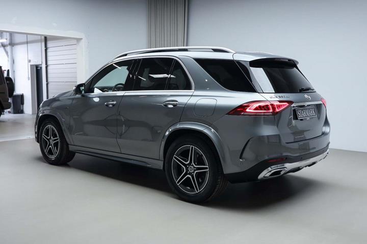 Grå Mercedes GLE350 de fra 2020