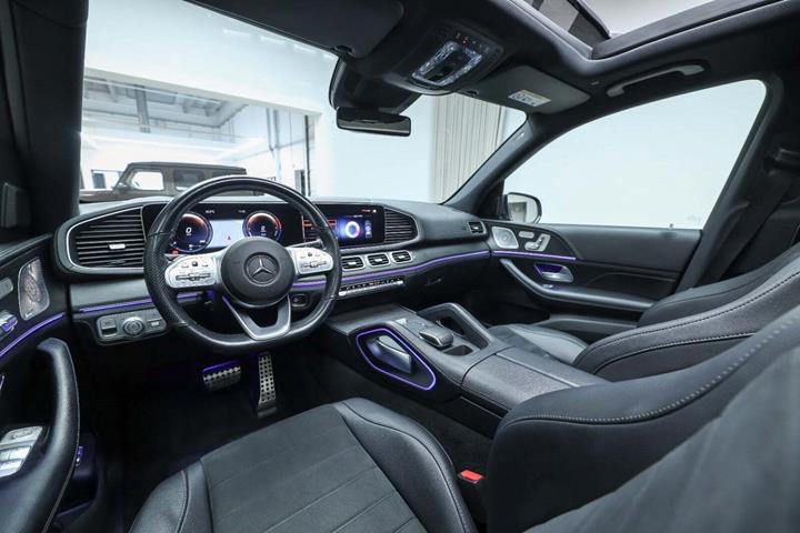 Grå Mercedes GLE350 de fra 2020