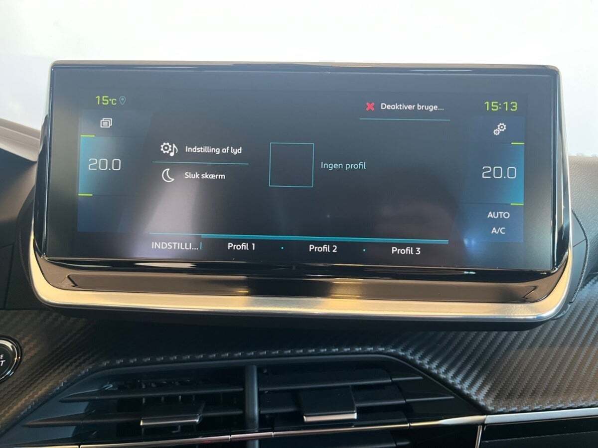 Blå Peugeot e-2008 fra 2021