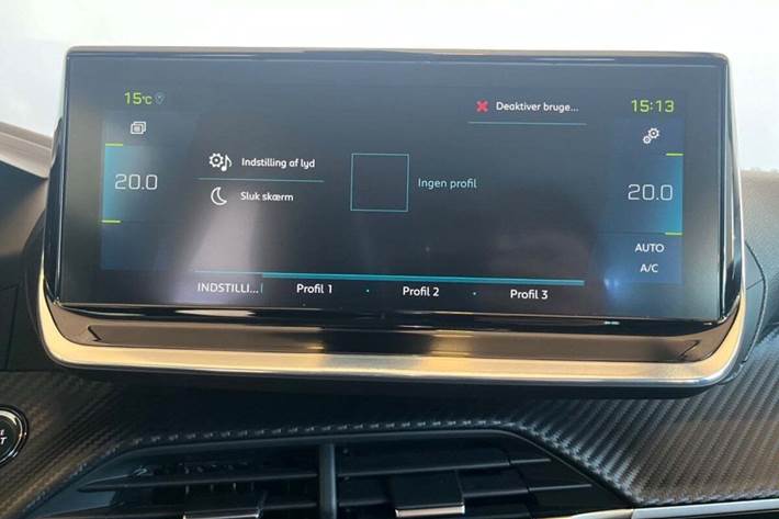 Blå Peugeot e-2008 fra 2021