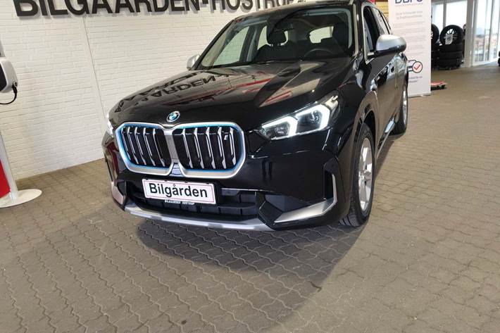 Sort BMW iX1 fra 2023