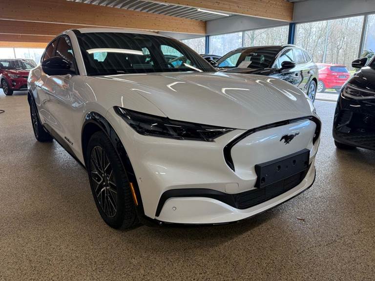 Ford Mustang Mach-E 88 Premium Extended Range