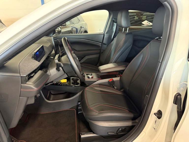 Ford Mustang Mach-E 88 Premium Extended Range