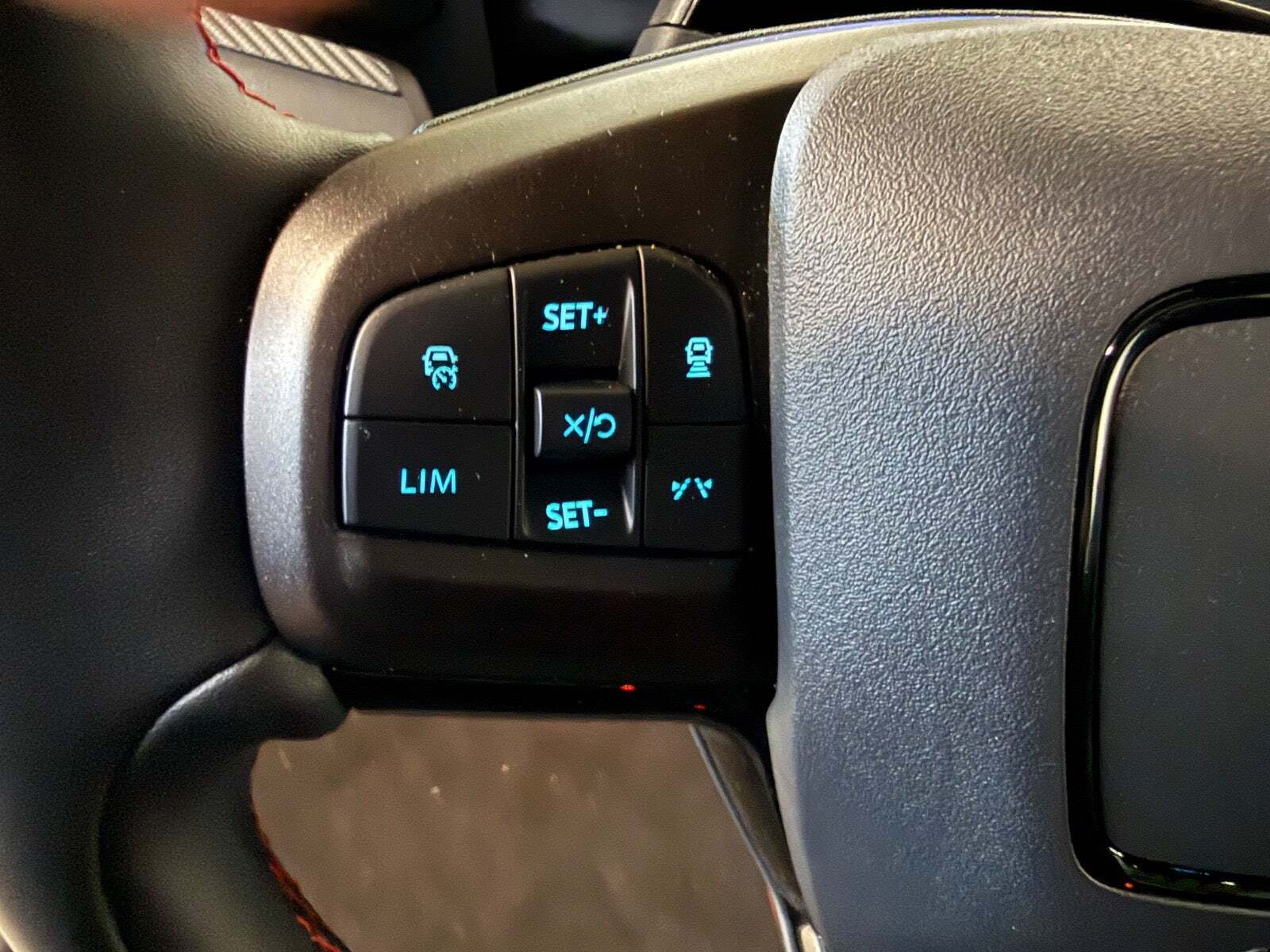 Hvid Ford Mustang Mach-E fra 2024