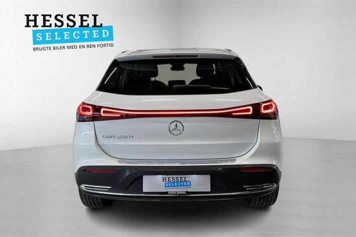 Hvid Mercedes EQA250+ fra 2023