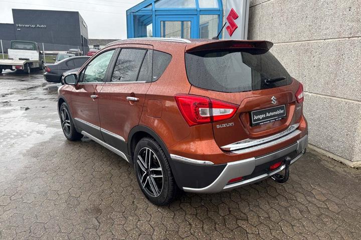 Bronze Suzuki S-Cross fra 2017