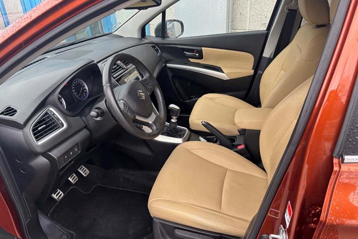 Bronze Suzuki S-Cross fra 2017