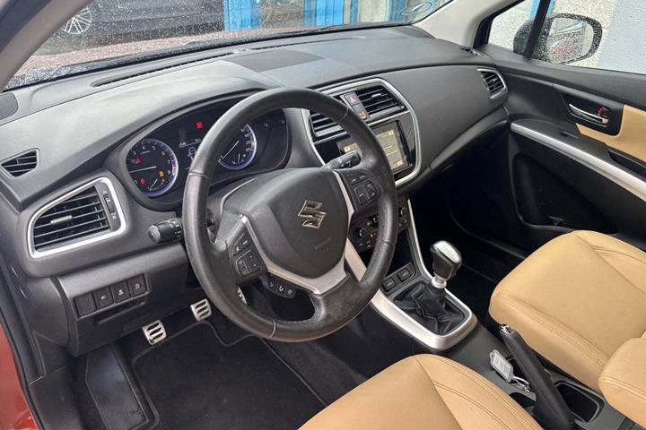 Bronze Suzuki S-Cross fra 2017