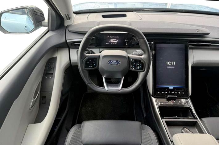 Blå Ford Explorer fra 2024