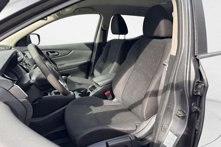 Grå Nissan Qashqai fra 2020