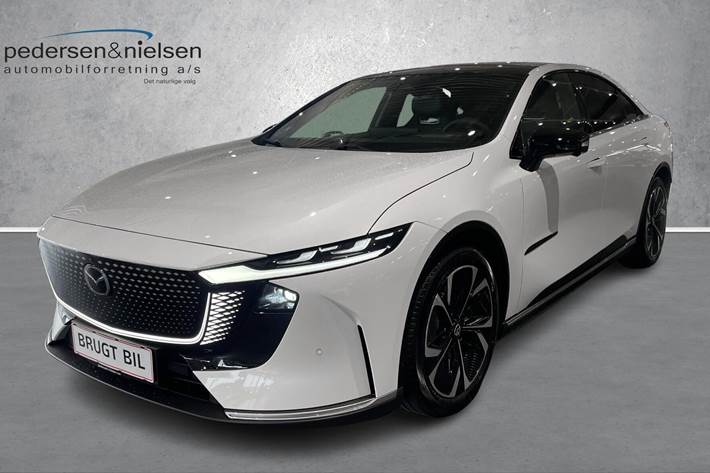 Hvid Mazda 6e fra 2026