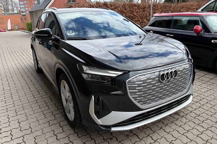 Sort Audi Q4 fra 2024
