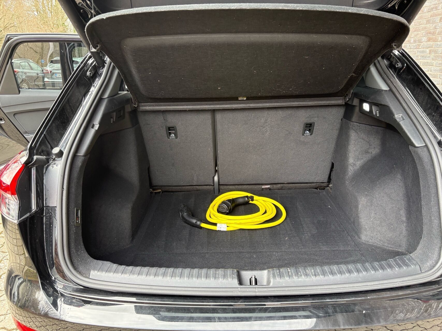 Sort Audi Q4 fra 2024