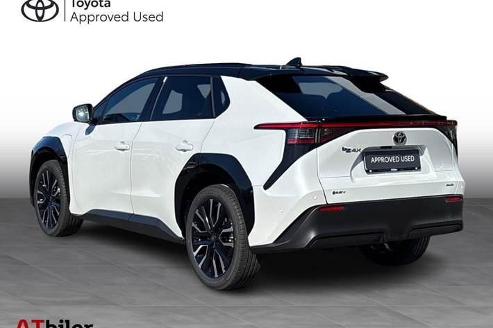 Hvid Toyota BZ4X fra 2026
