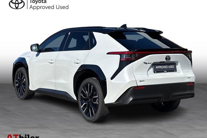 Hvid Toyota BZ4X fra 2026