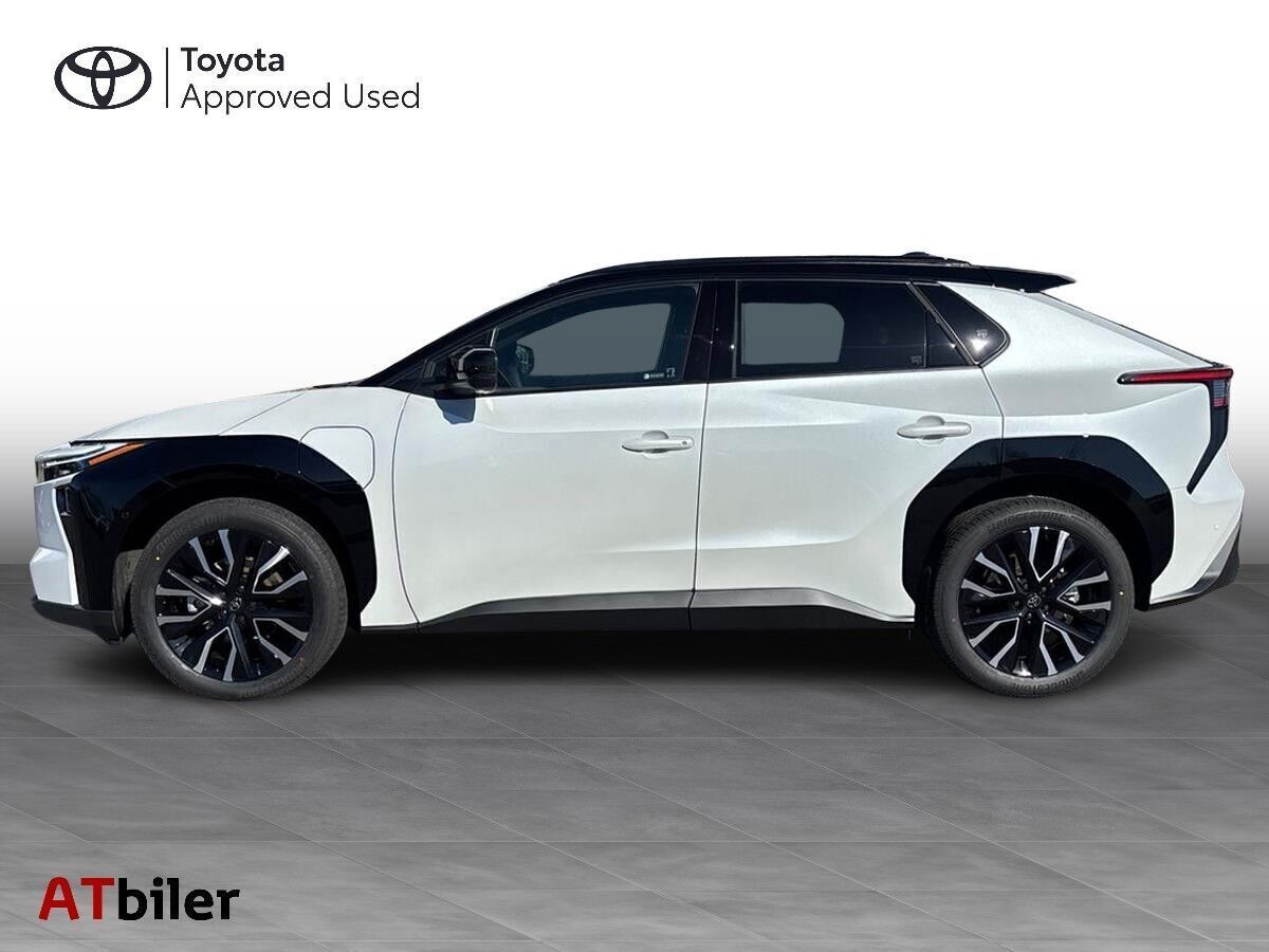 Hvid Toyota BZ4X fra 2026