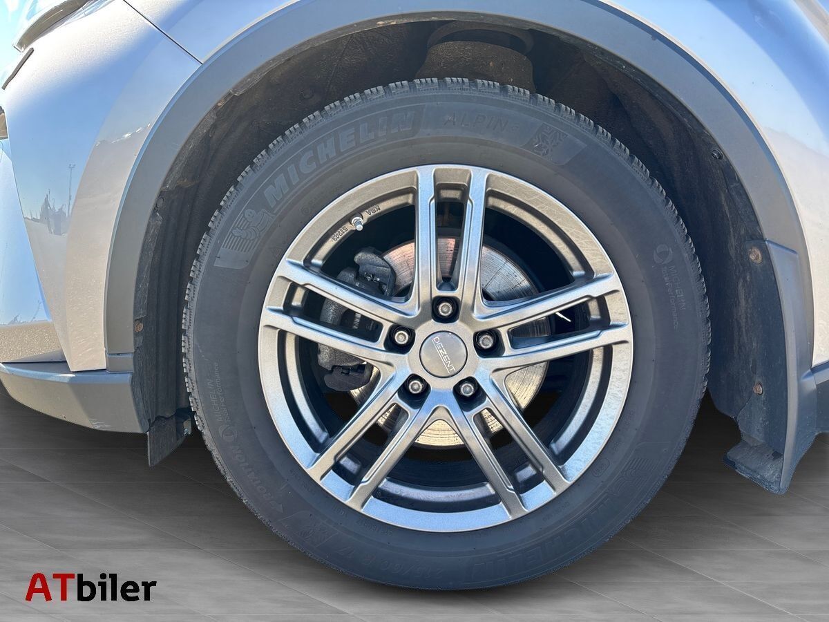 Sølv Toyota C-HR fra 2021