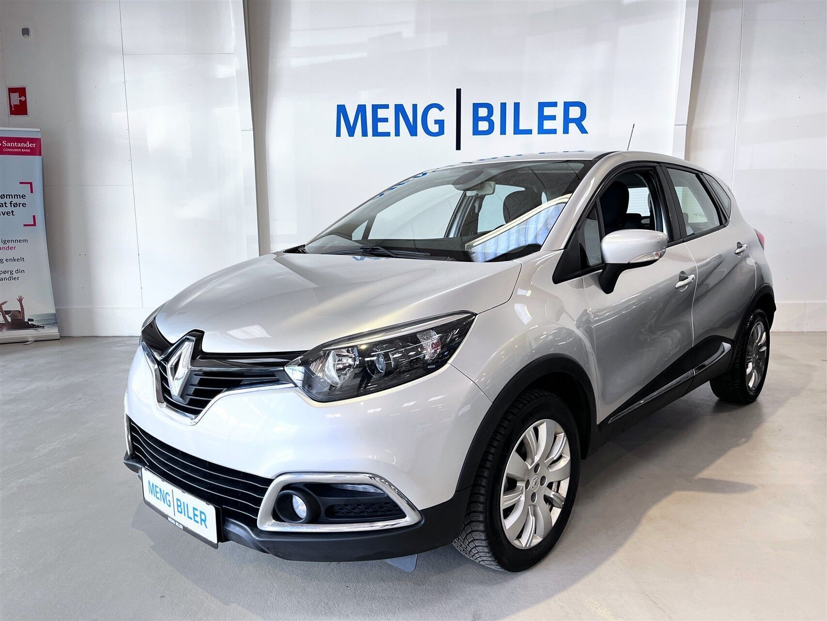 Sølv Renault Captur fra 2013 set udefra
