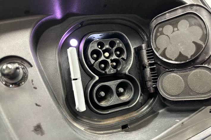 Grå BMW i7 fra 2022