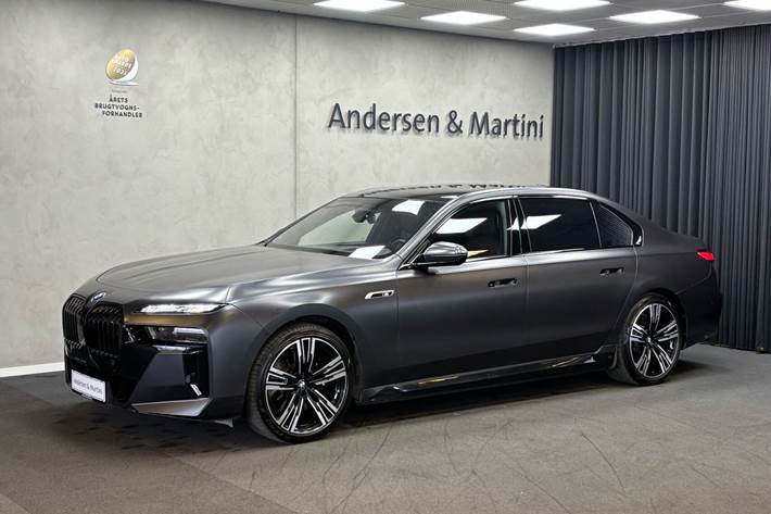 Grå BMW i7 fra 2022