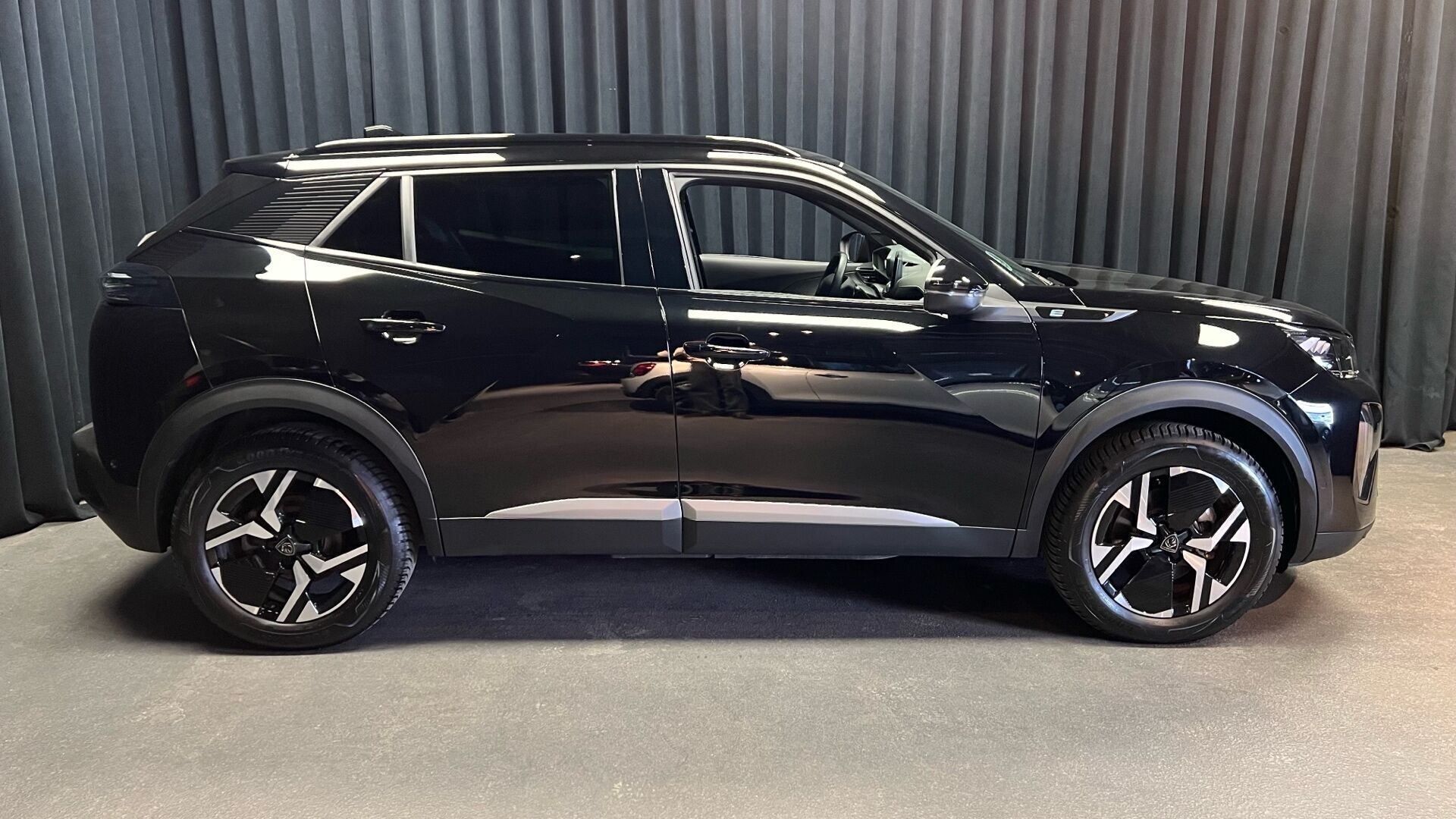 Peugeot e-2008 EL GT 156HK 5d Aut.