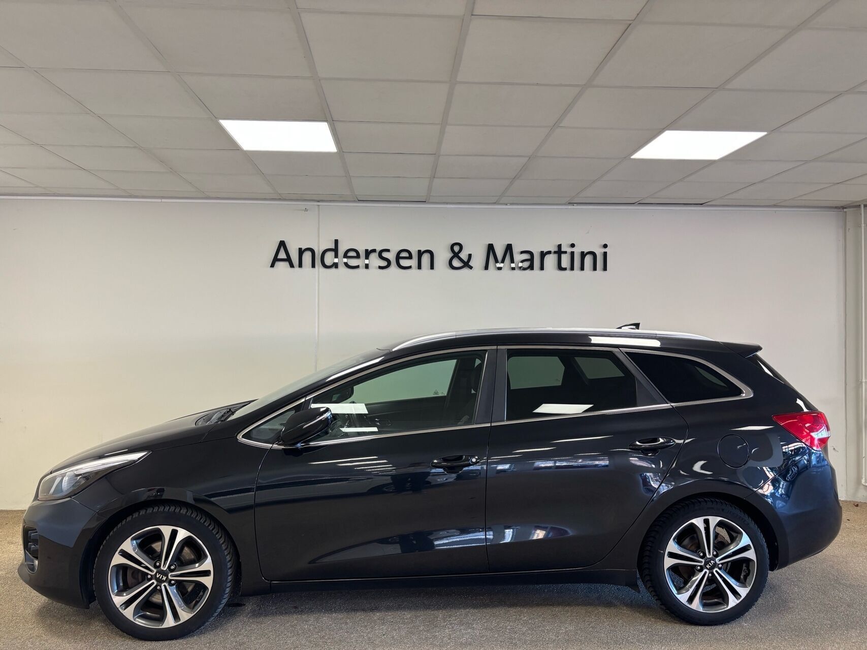 Kia Ceed 1,6 SW CRDI GT-Line Limited DCT 136HK Stc 7g Aut.