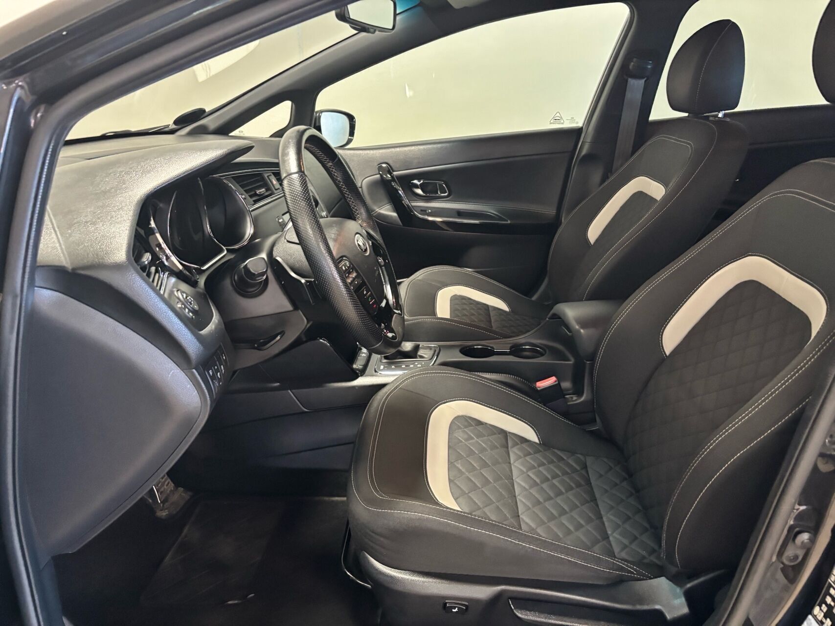 Kia Ceed 1,6 SW CRDI GT-Line Limited DCT 136HK Stc 7g Aut.