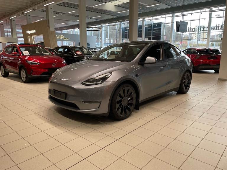 Tesla Model Y EL Performance AWD 534HK 5d Aut.