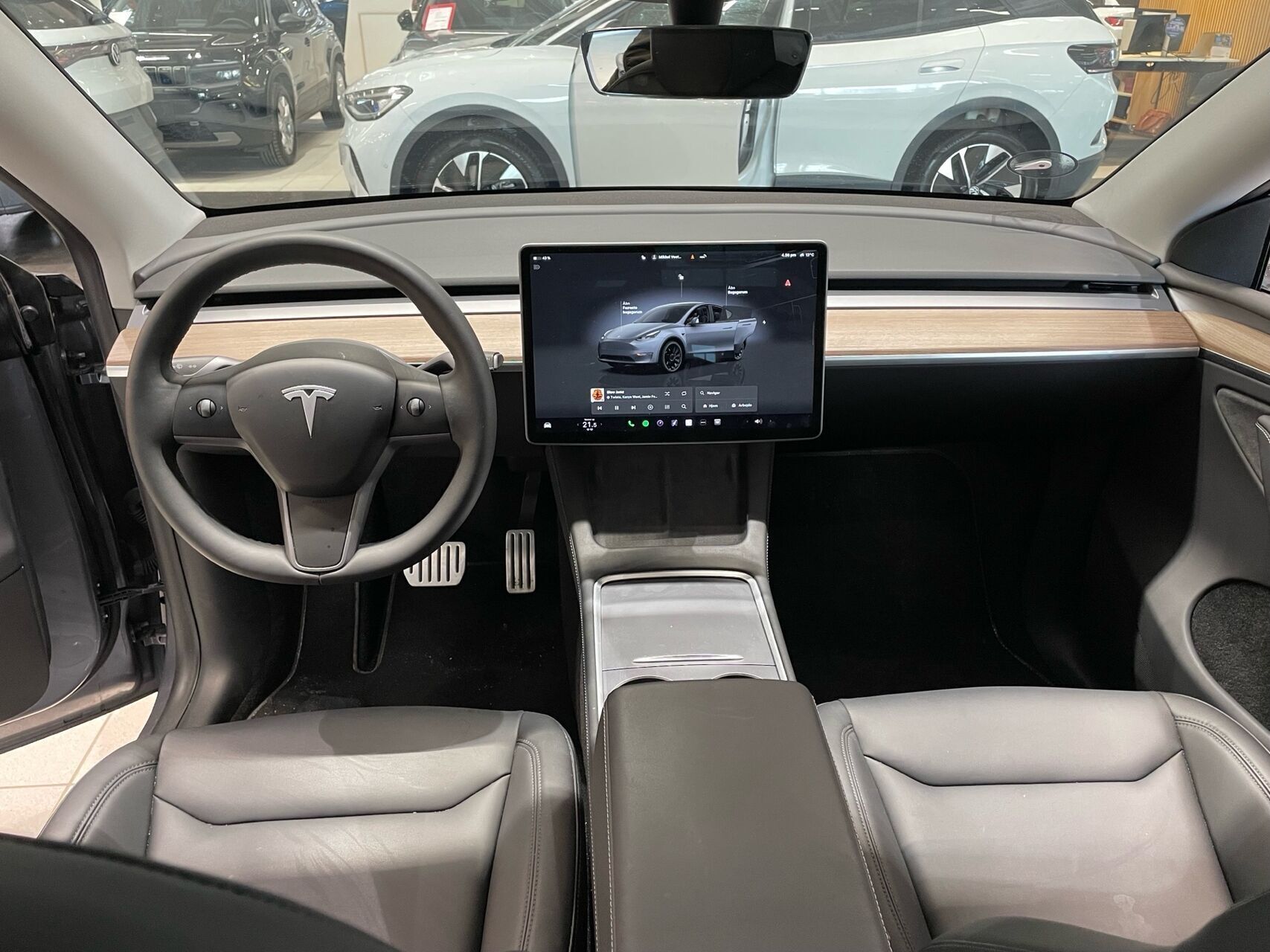 undefined Tesla Model Y fra 2024