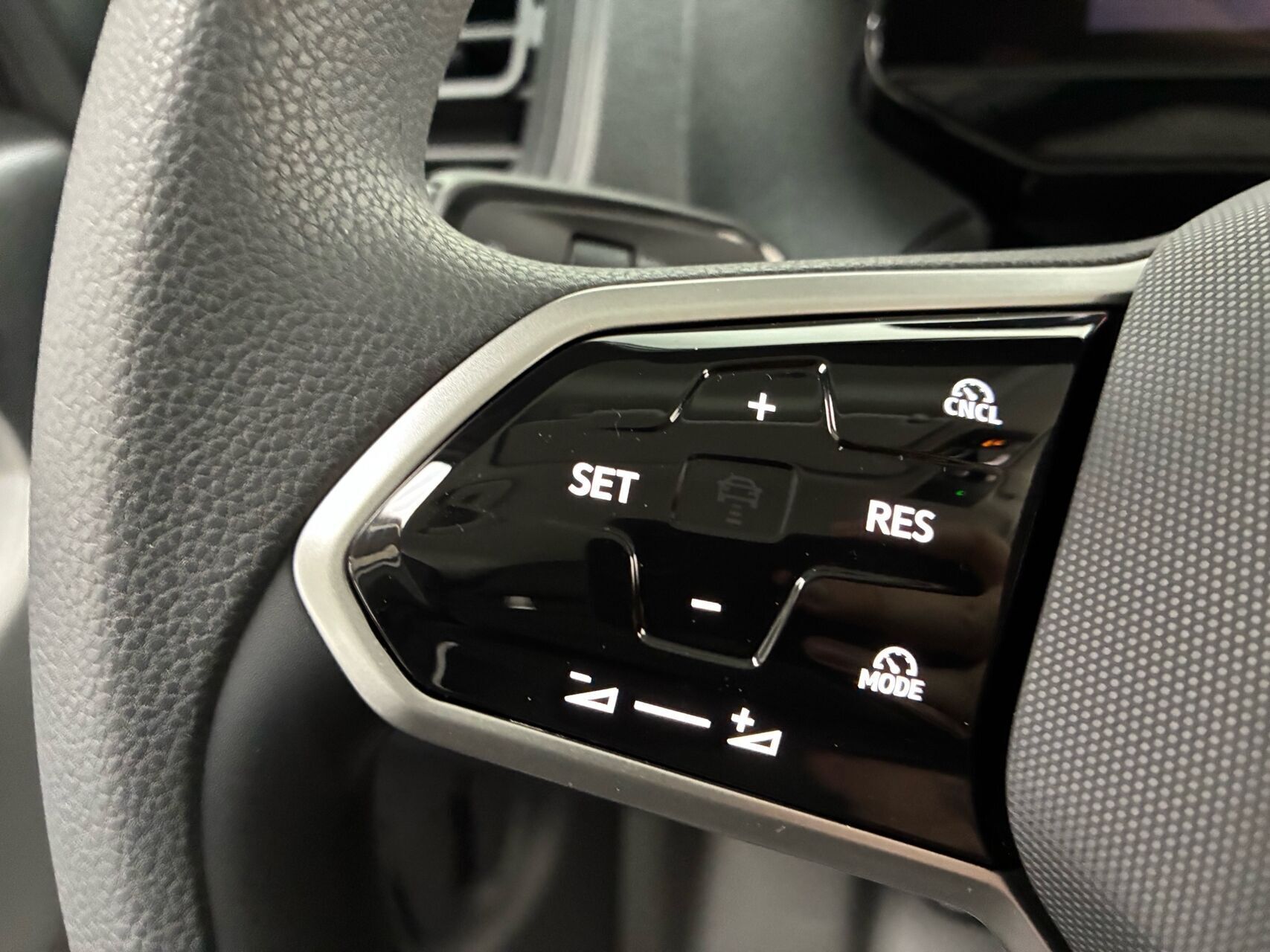 Hvid VW ID.Buzz Cargo fra 2026