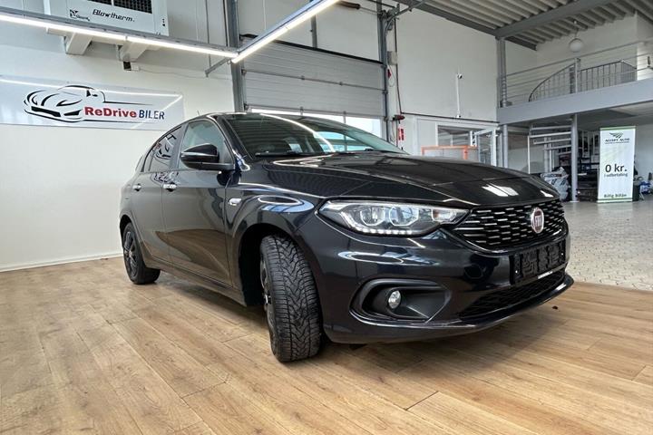 Sort Fiat Tipo fra 2017