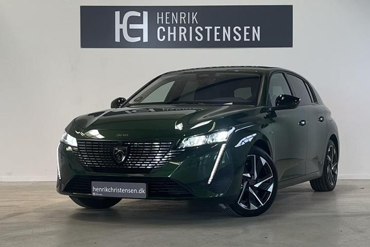 Grøn Peugeot 308 fra 2021 set udefra