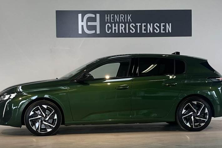Grøn Peugeot 308 fra 2021