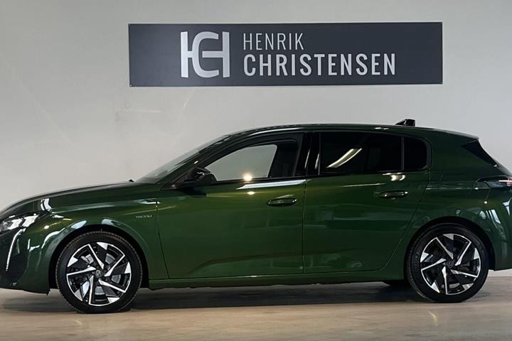 Grøn Peugeot 308 fra 2021