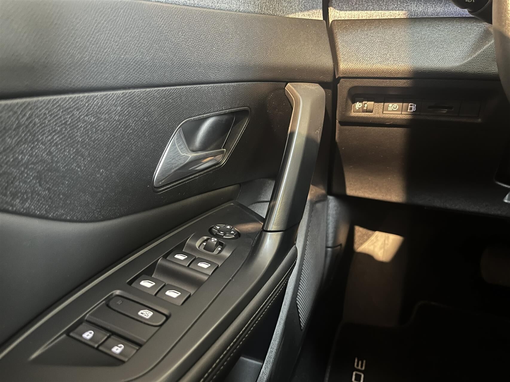 Grøn Peugeot 308 fra 2021