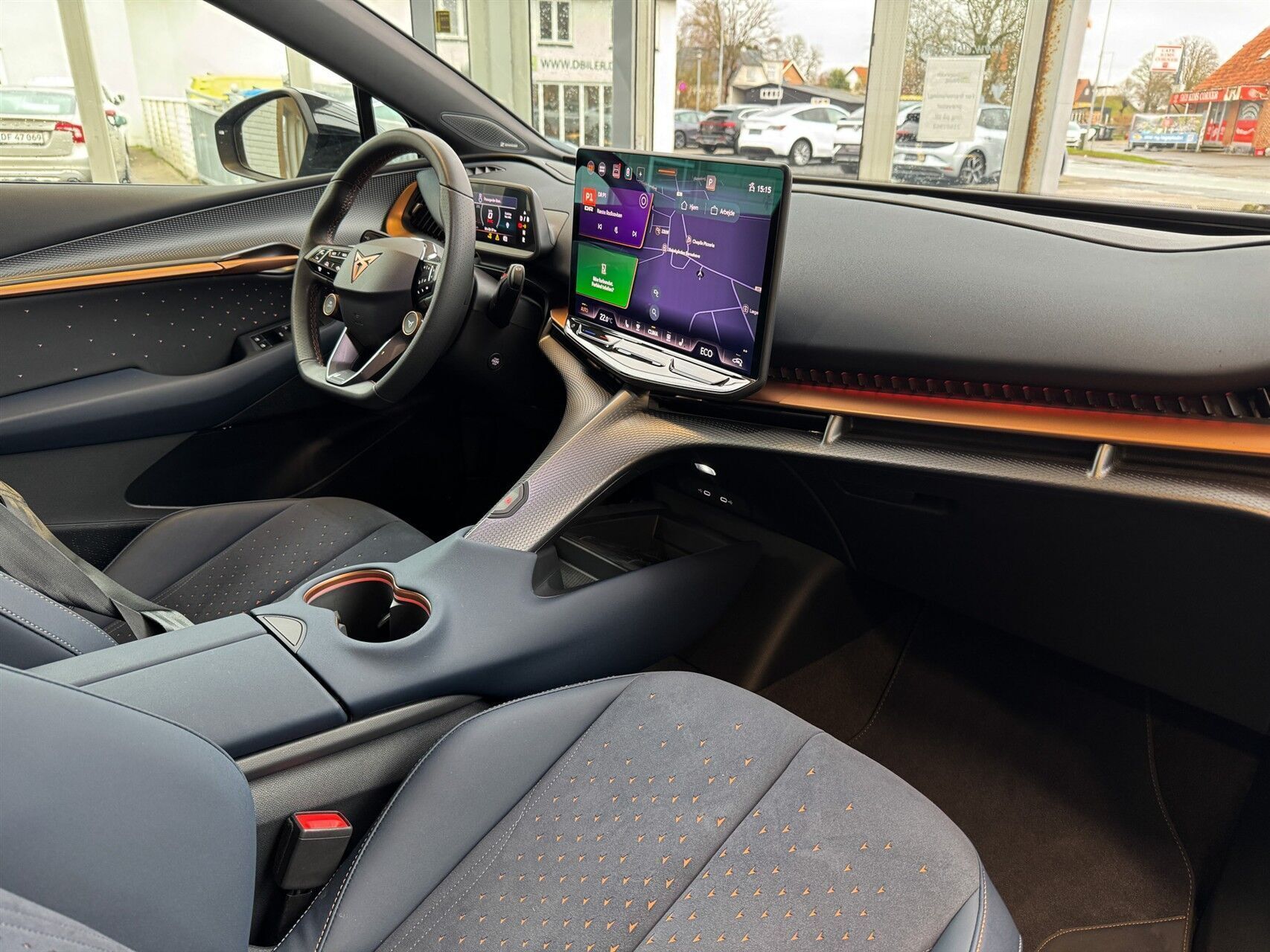 Blå Cupra Tavascan fra 2025