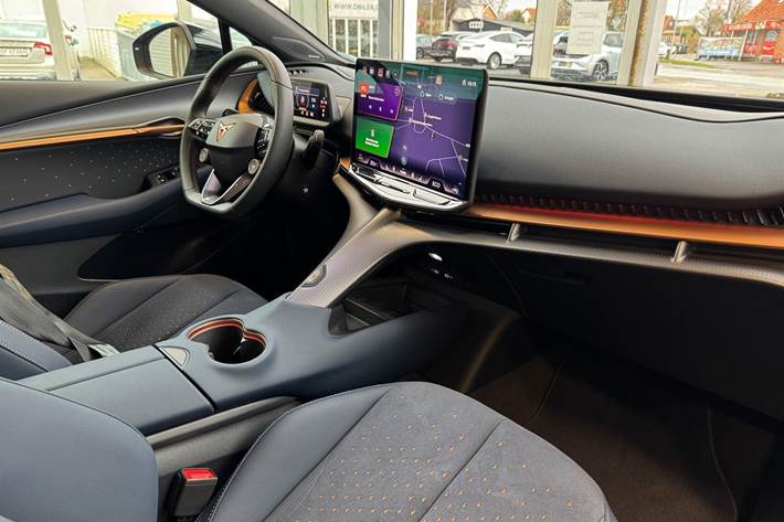 Blå Cupra Tavascan fra 2025